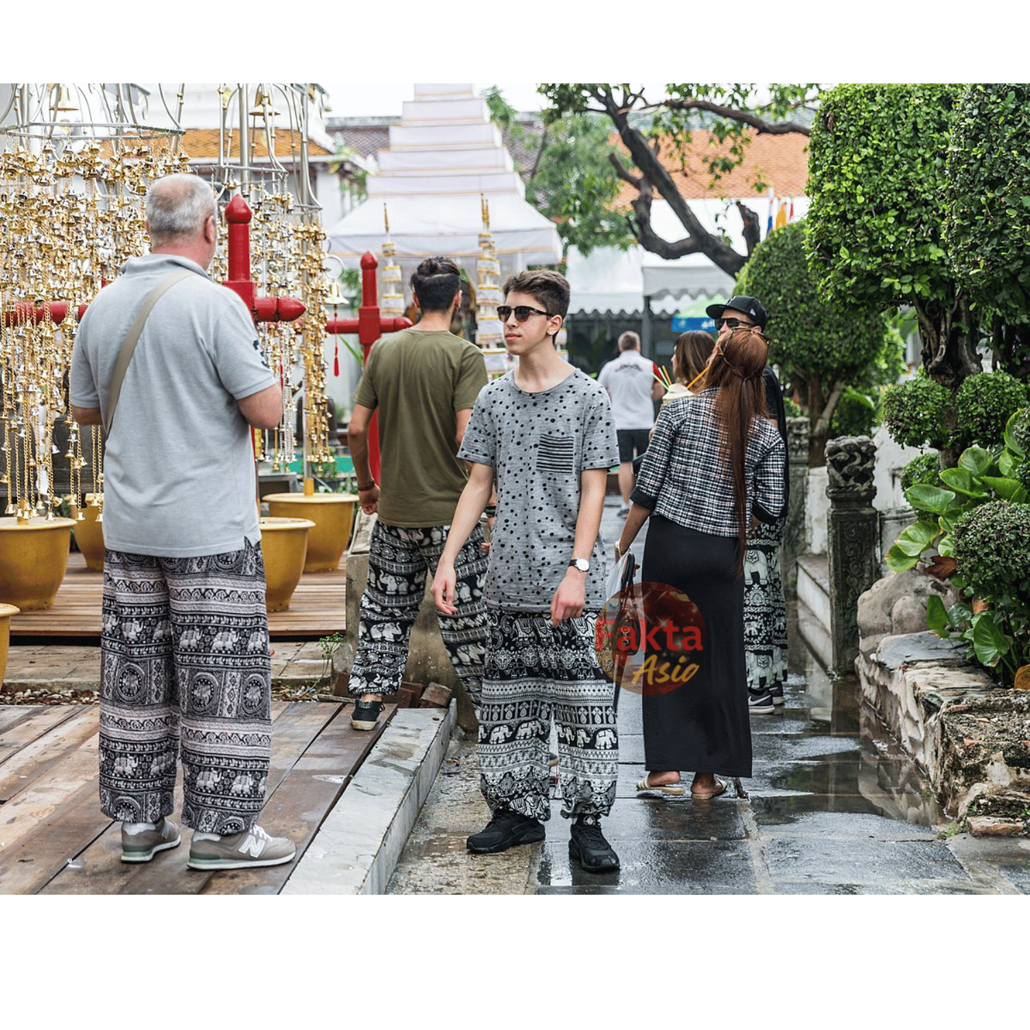 Celana gajah khas Thailand, longgar dan bermotif etnik